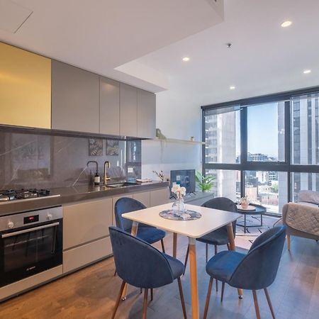 Relaxed 1Br1Ba City View Apt Wifi In Heart Melcbd Melbourne Exteriör bild